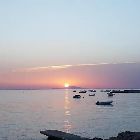 Charming In With Pool דירה