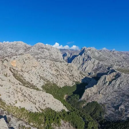 Charming In With Pool アパート *