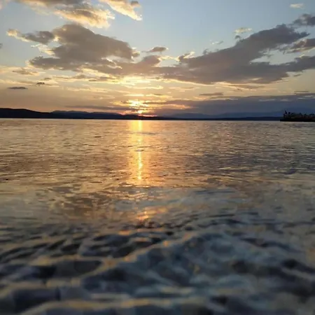 Charming In With Pool Макарська